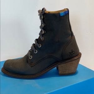 New in Box John Fluevog Adriana Lace Up Ankle Boot